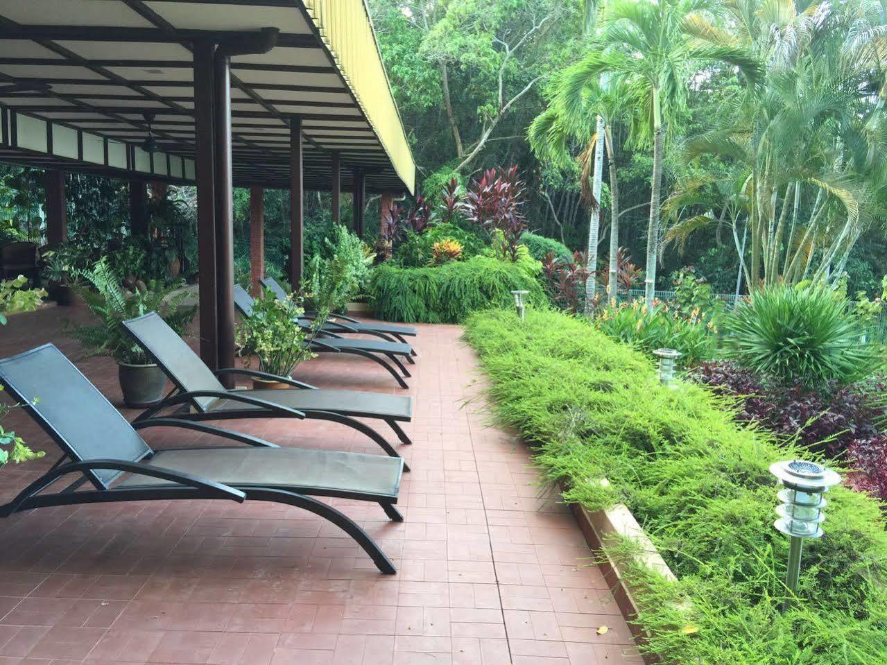 Mersing Merlin Inn Exterior foto