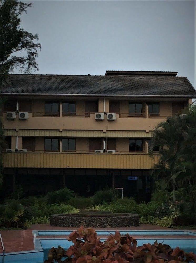 Mersing Merlin Inn Exterior foto